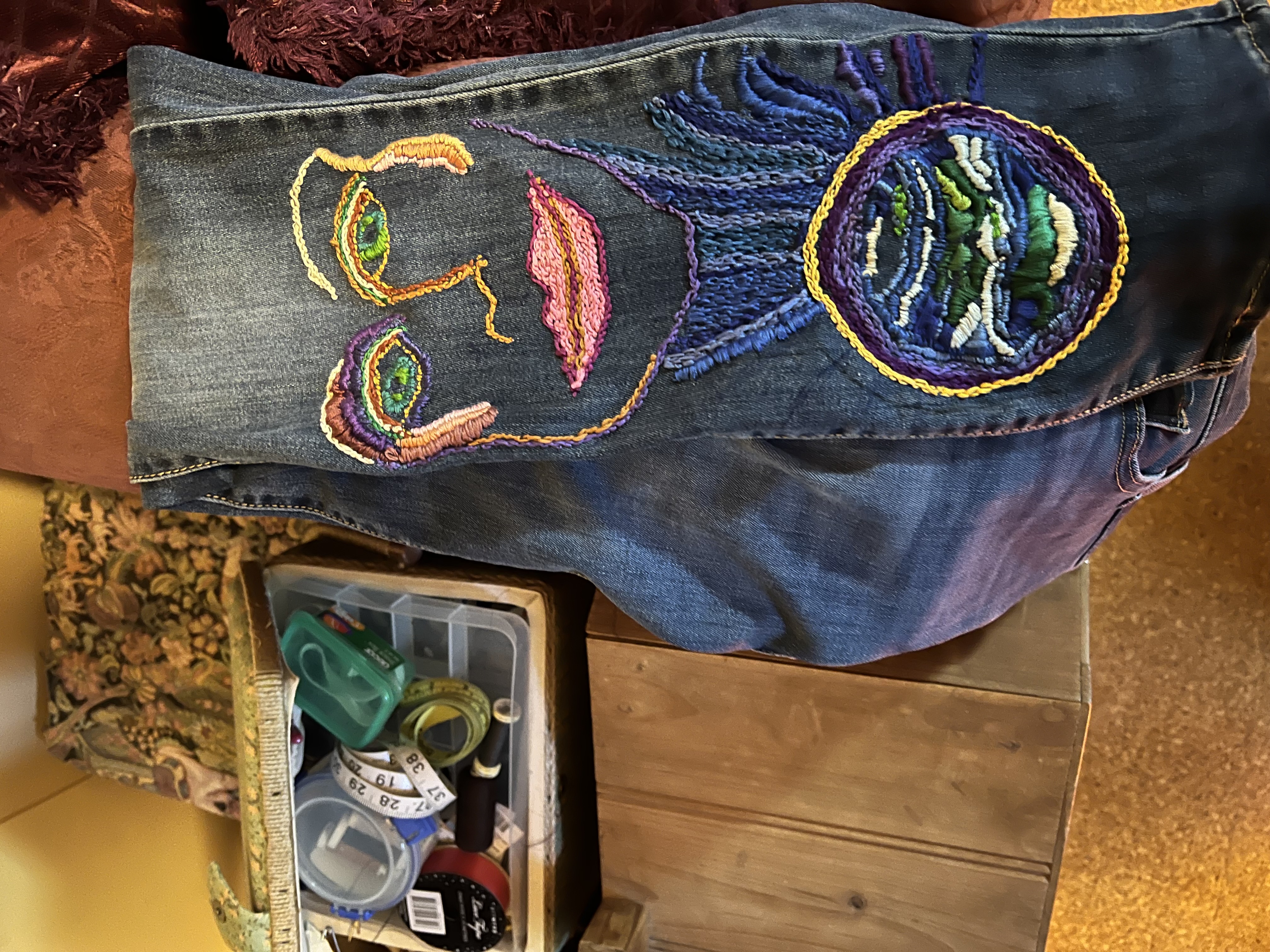 Embroidery on a pair of jeans